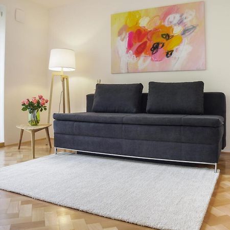 Bright Apartment Ljubljana Bagian luar foto