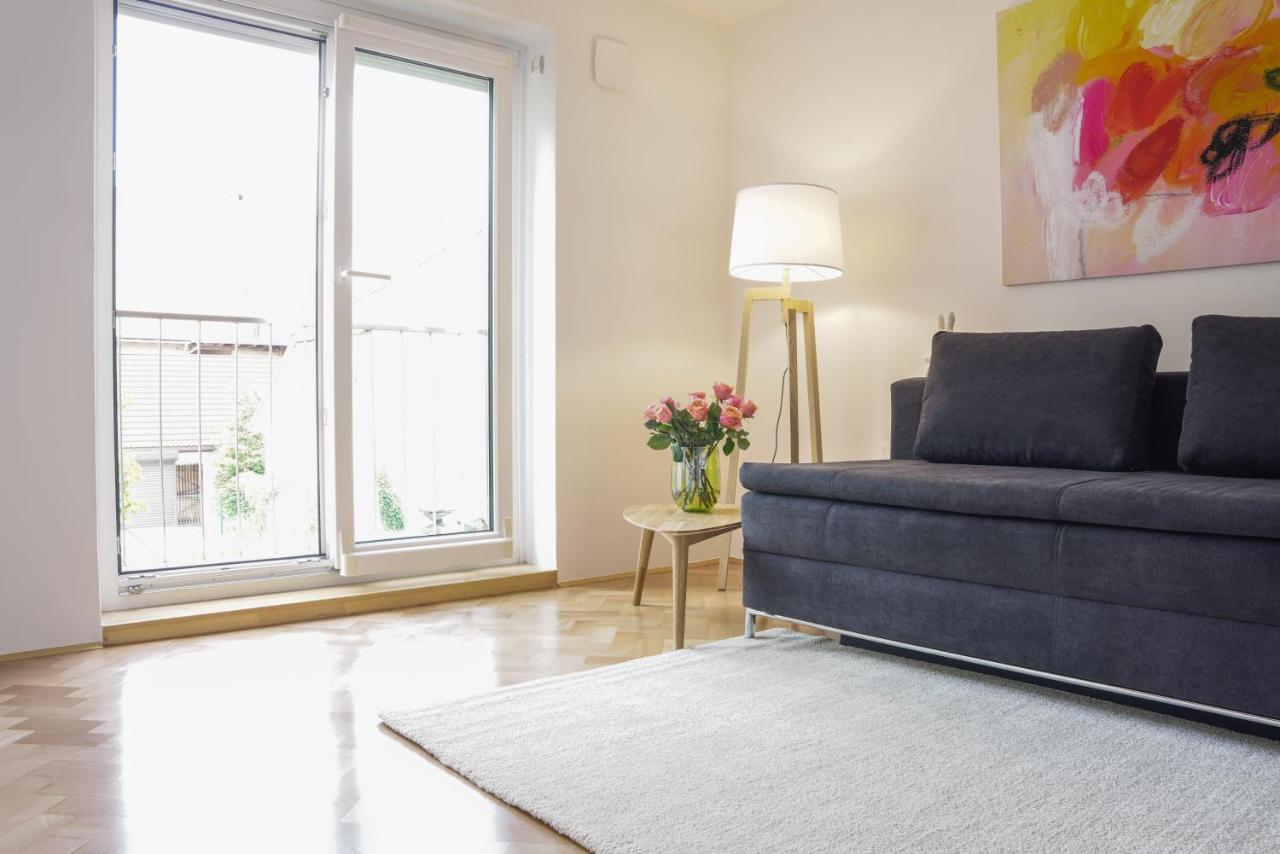 Bright Apartment Ljubljana Bagian luar foto
