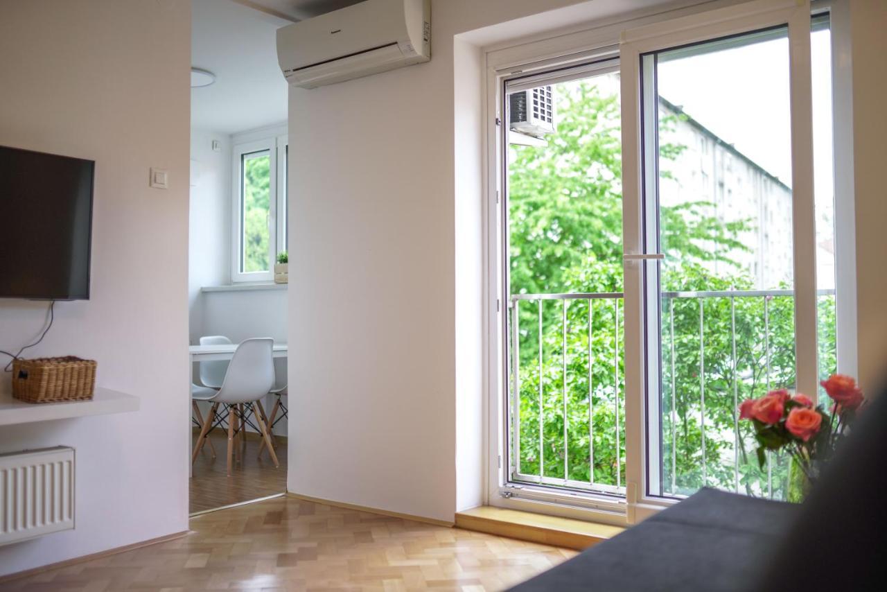 Bright Apartment Ljubljana Bagian luar foto